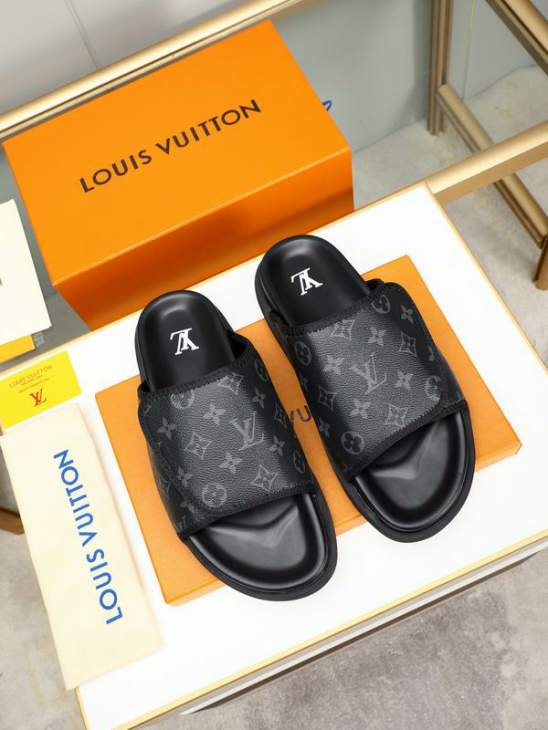 Picture of Louis Vuitton Slippers _SKULVsz38-46hnh0409997